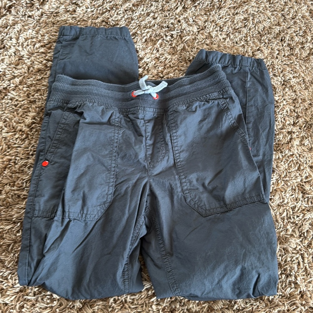 Gray Boys pants, size 8, insulated
Crazy 8 brand